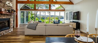 4BR/4BA Lake View Estate | 4,000 Sqft | Sleeps 12 | Near Cashiers & Highlands