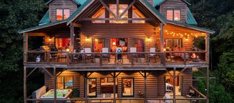 Luxe Cabin | Hot Tub  Deck  Views  Near Blue Ridge