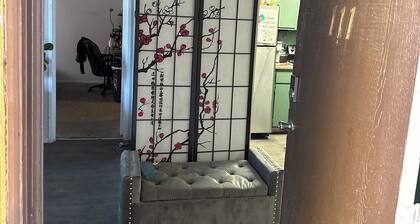 Private & Quiet Bungalow, will feel like it’s your own. Pool, and very clean