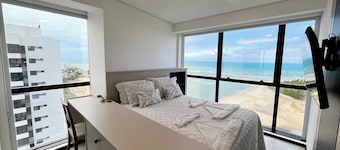 Oceanfront Oasis â 2 Suites + Full Kitchen & Living Room