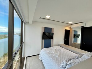 2 Schlafzimmer, Zimmersafe, Schreibtisch, Bügeleisen/Bügelbrett