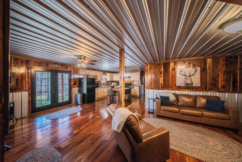 Mountain Cabin just off Lake Barkley in Kuttawa, KY