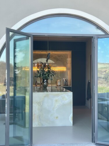 Villa Eleonora Italia, a luxurious, spacious private vacation villa