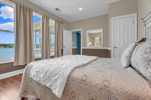 5 bedrooms, free WiFi, bed sheets