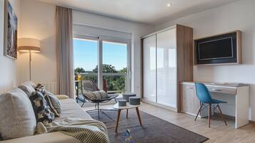 Smart TV, DVD player, foosball, table tennis