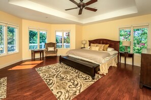 5 bedrooms, desk, iron/ironing board, free WiFi