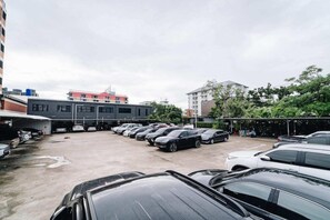 Property grounds - Koon Hotel Sukhumvit (Samut Prakan)