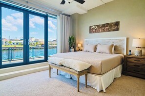 2 室のベッドルーム、アイロン / アイロン台、WiFi (無料)、ベッドシーツ