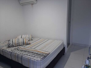 15 chambres, Wi-Fi, literie fournie