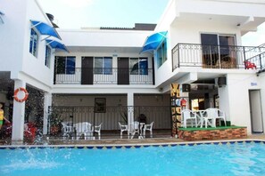 Pool - Escape to Relax: Hotel with Swimming Pool, Comfort and 24/7 Service (Melgar)