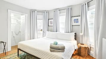 11 bedrooms, iron/ironing board, WiFi, bed sheets