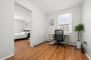 3 bedrooms, iron/ironing board, Internet, bed sheets