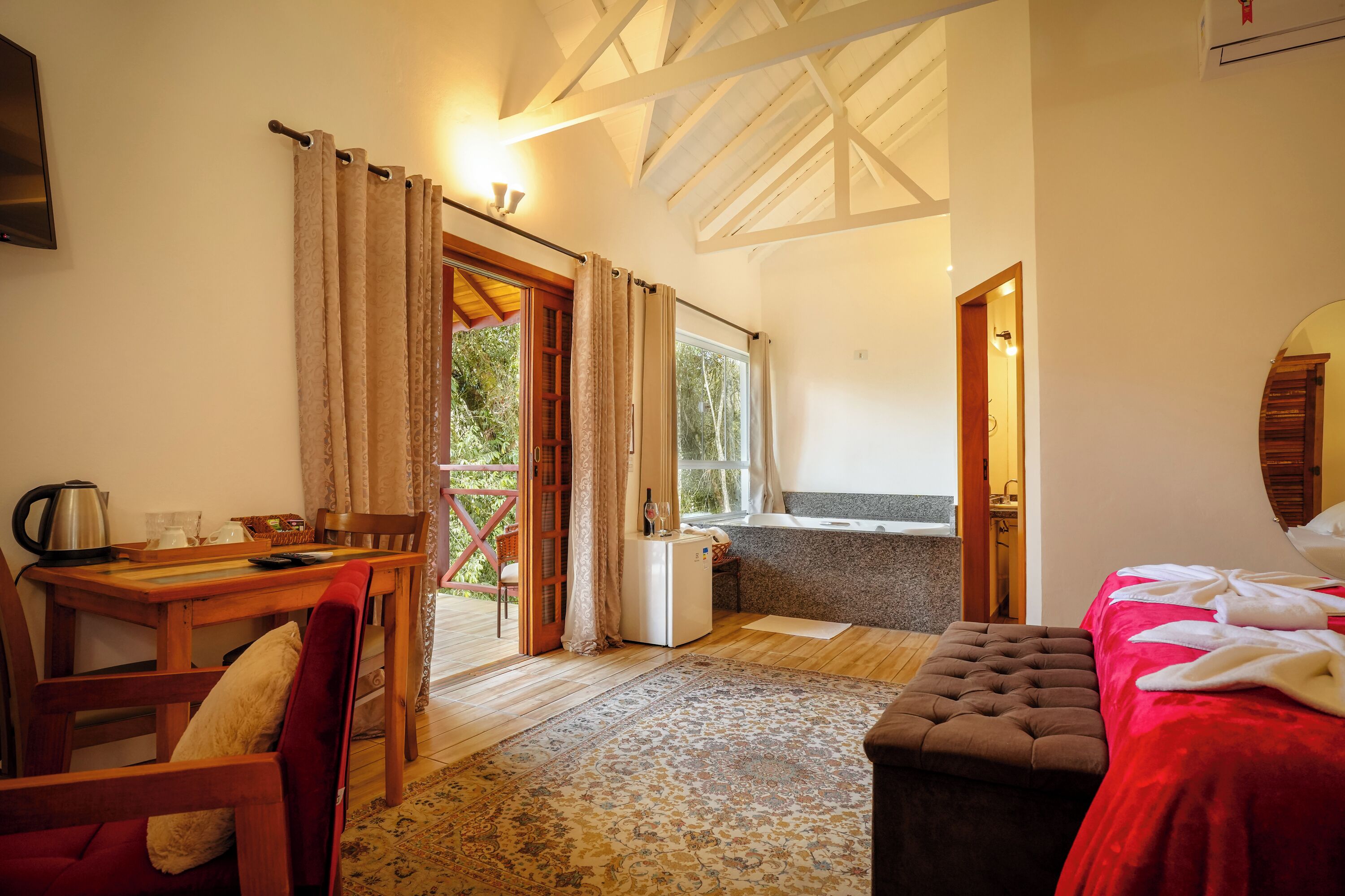 Chalé exclusivo, sacada, vista para o jardim | Minirrefrigerador