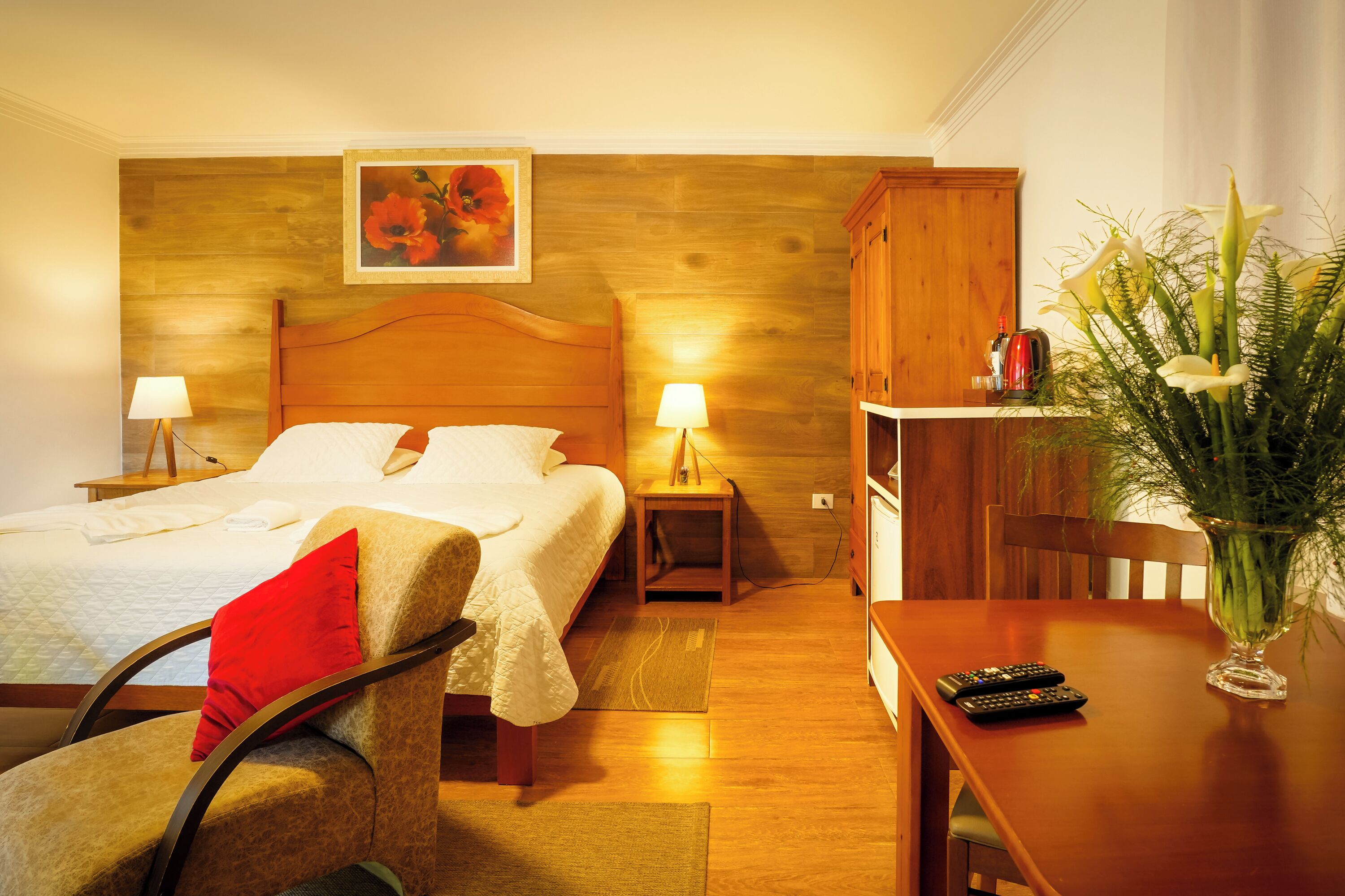 Honeymoon Chalet, Garden View | Free WiFi, bed sheets