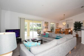 TV - Villa Mourik: Cozy Villa Private Pool (Inverness)