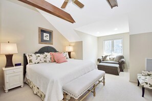 3 Schlafzimmer, Schreibtisch, Bügeleisen/Bügelbrett, Reisekinderbett