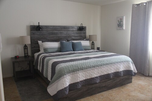 Prime Location, Great Amenities, Quiet - Close to Laughlin and Colorado River