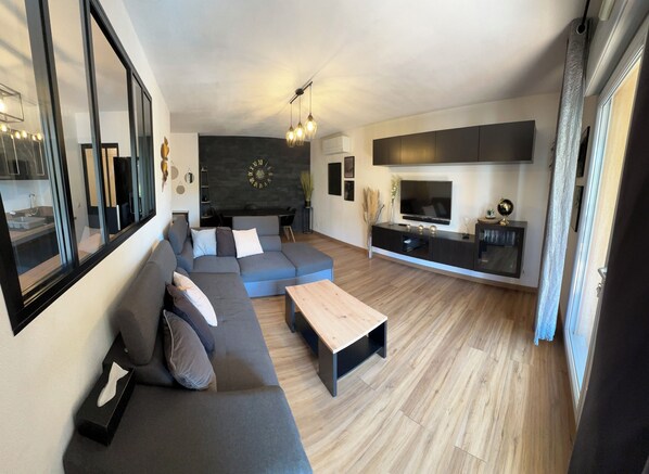 Téléviseur connecté, lecteur de DVD