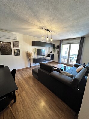 Téléviseur connecté, lecteur de DVD