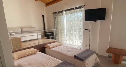 Country house 5 minutes from downtown with garden and private parking space