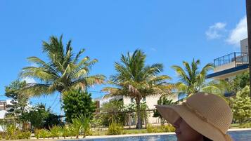 Piscina externa, barracas de cortesia