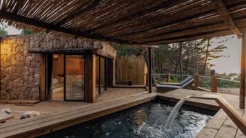 Panoramic Suite, Sea View | Private pool