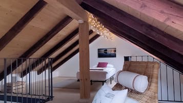 1 Schlafzimmer, Schreibtisch, Bügeleisen/Bügelbrett, Reisekinderbett