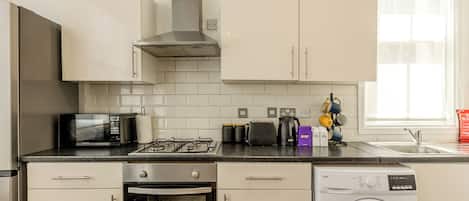 Fridge, microwave, oven, stovetop