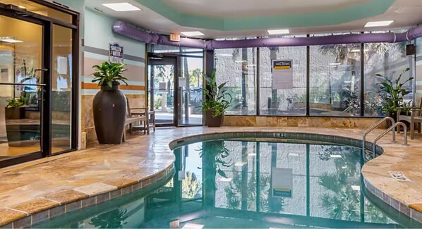 Piscine couverte, piscine extérieure