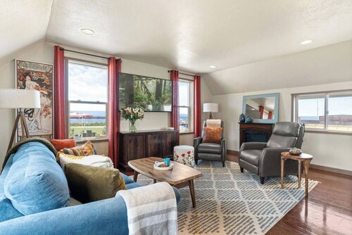 Harbor View Hideaway