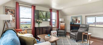 Harbor View Hideaway