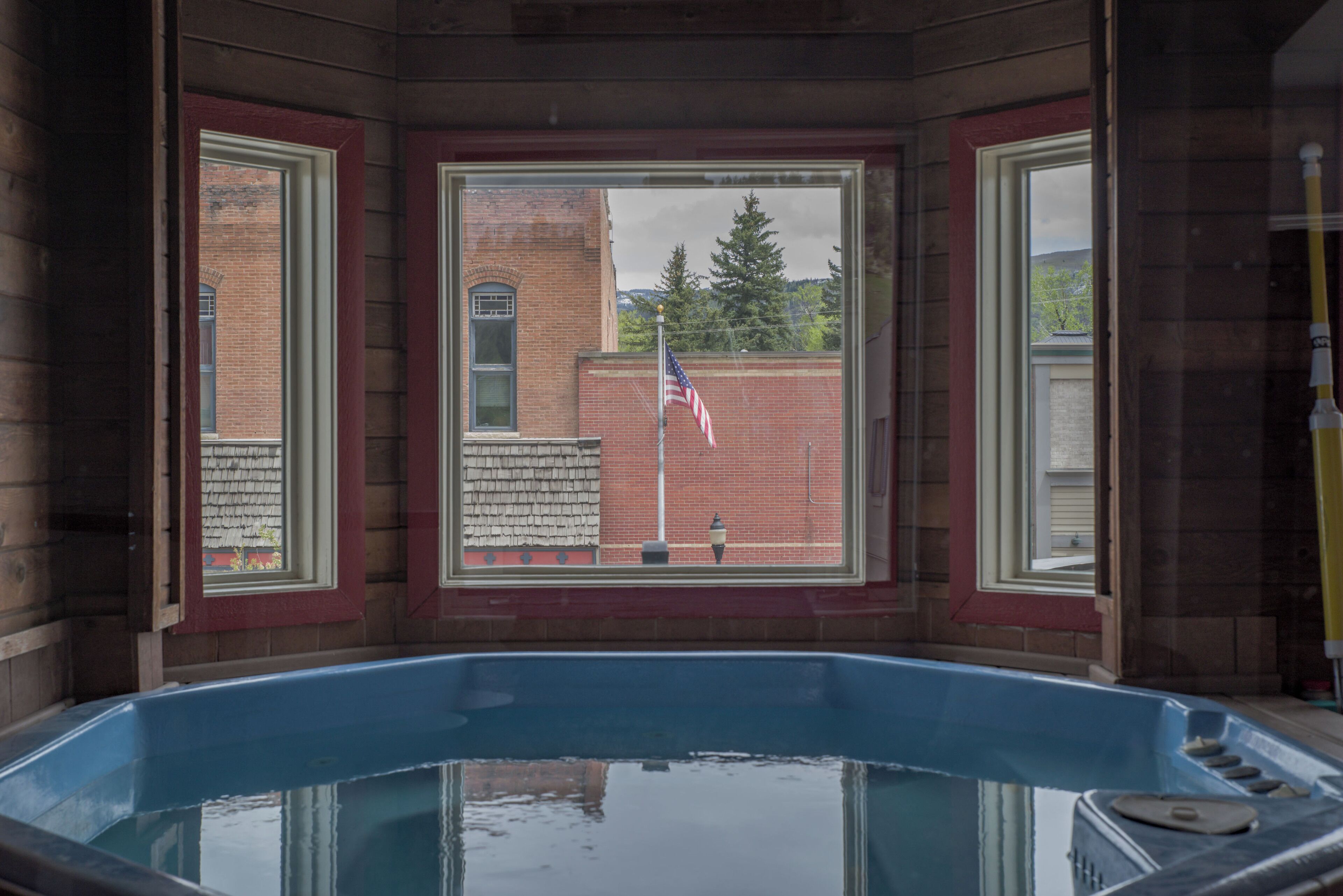 อ่างสปาในร่ม