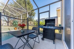 Outdoor dining - Luxury Family Villa w Private Pool 10 min Disney (Davenport)