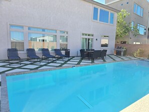 Piscine extérieure, piscine chauffée