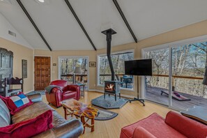 Télévision, cheminée