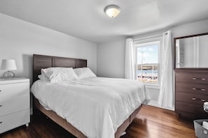 4 bedrooms, WiFi, bed sheets