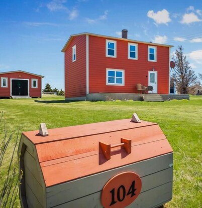 4 Bedroom House near Whale Watching and Mistaken Point Ecological Reserve.