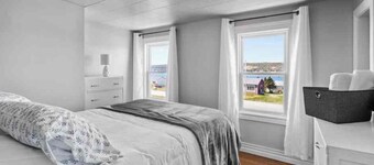 4 Bedroom House near Whale Watching and Mistaken Point Ecological Reserve.