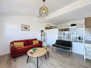 Smart TV - Breathtaking sea view: 3-room mini-villa in Porticcio with swimming pools (Grosseto-Prugna)