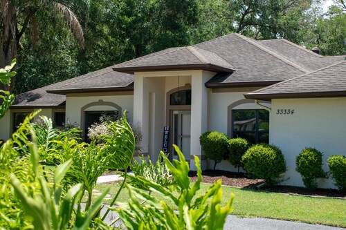 Spacious lake view home near Historic Downtown Mount Dora!