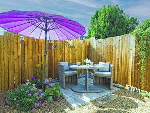 Outdoor dining - Super cottage perfect to relax. (Hemsby)