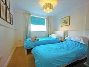 2 多间卧室、免费 WiFi、床单