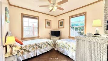 2 bedrooms, iron/ironing board, travel cot, free WiFi