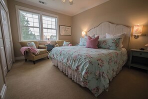 6 habitaciones, tabla de planchar con plancha, wifi y ropa de cama 