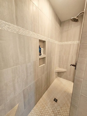 Hair dryer, towels - Experience the gold standard of Ocean Springs. Private 3BR home with a personal touch you won't find in hotels. Space, style, and local soul. (Ocean Springs)