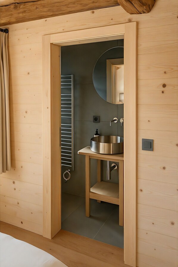 Comfort Chalet, Mountain View | 1 bedroom, free WiFi - Les Mayens d'Adrien (Mase)