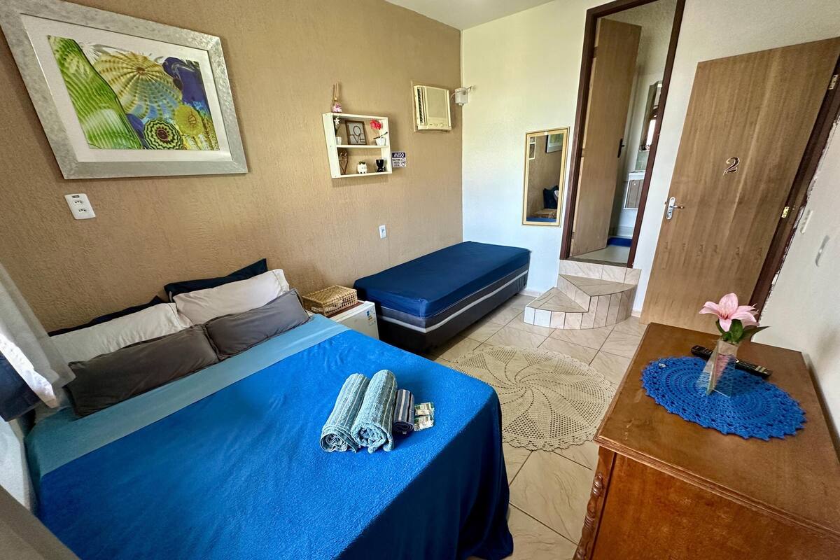 Comfort Triple Room (Quarto Triplo Conforto) | Iron/ironing board (on request), free WiFi, bed sheets