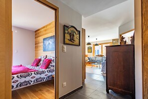 3 bedrooms, WiFi, bed sheets
