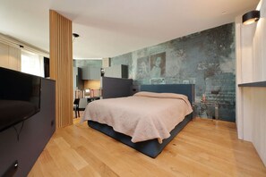 1 slaapkamer, een strijkplank/strijkijzer, wifi, beddengoed