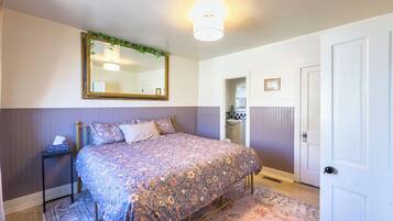 2 室のベッドルーム、WiFi (無料)、ベッドシーツ